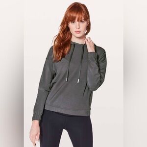 Lululemon Twisted & Tucked Pullover in Dark Shadow Size 8